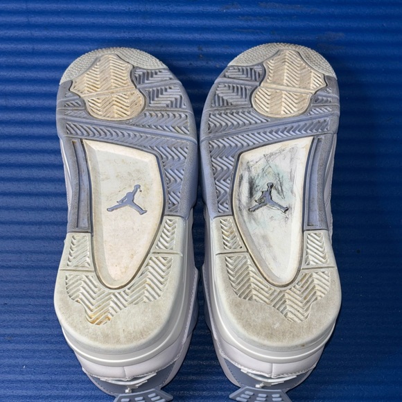 Size 8.5- Women’s Nike Air Jordan 4 Retro White UNC Blue Forget Me Not Size 7Y - Picture 8 of 8